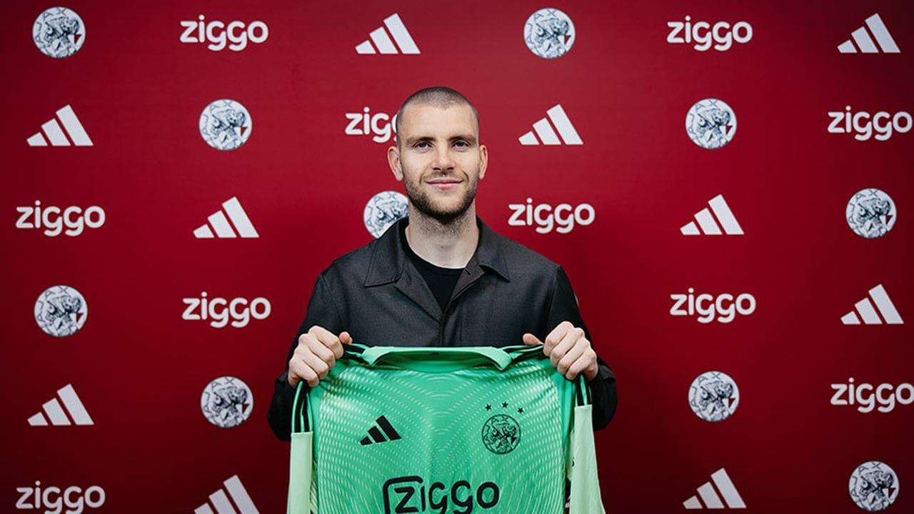 Kisah Maarten Paes: Dari Dallas ke Ajax, Perjalanan Kiper Indonesia yang Tak Terduga
