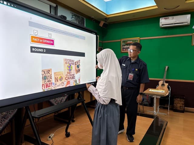 Transformasi Pendidikan di Era Digital: Melampaui Sekadar Pemberian Gadget ke Sekolah